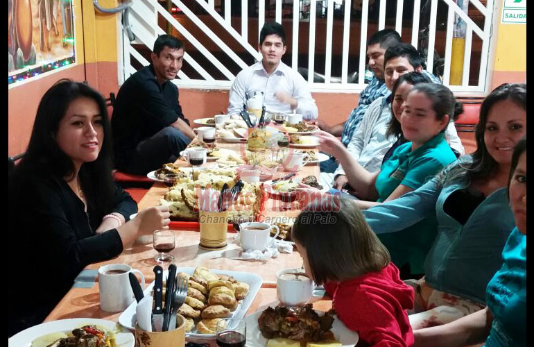 cena navidena con el personal de manos piuranas