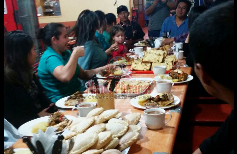 cena navidena con el personal de manos piuranas